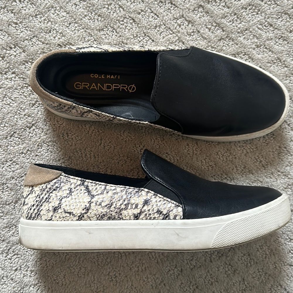 Cole Haan sz 7 slip on sneakers black leather snakeskin